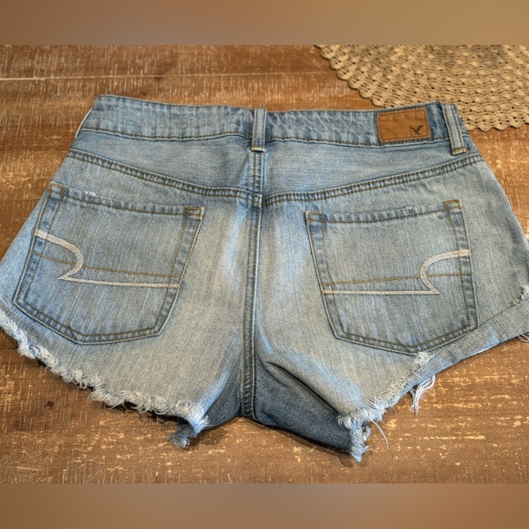 American Eagle Distressed Hi Rise Festival Jean Short 🪶 - Picture 2 of 11